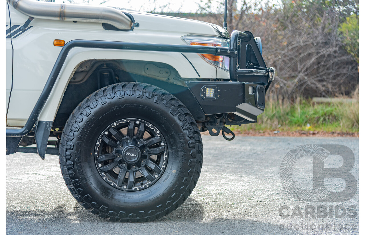 3/2015 Toyota Landcruiser GXL (4x4) VDJ79R Double C/Chas White 4.5L Turbo Diesel V8
