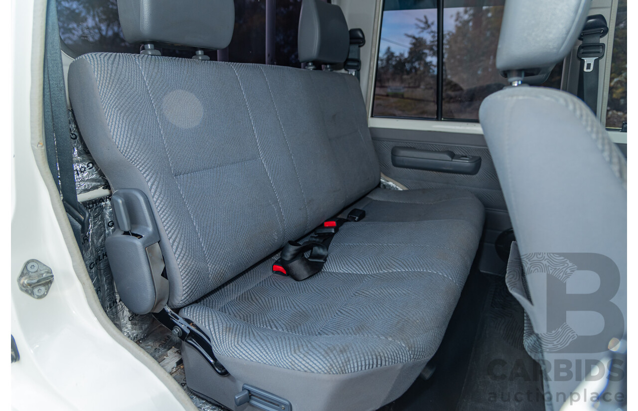 3/2015 Toyota Landcruiser GXL (4x4) VDJ79R Double C/Chas White 4.5L Turbo Diesel V8