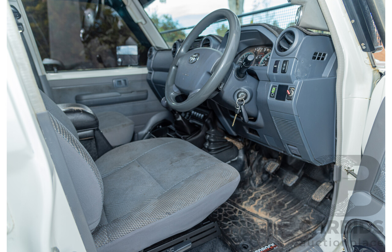 3/2015 Toyota Landcruiser GXL (4x4) VDJ79R Double C/Chas White 4.5L Turbo Diesel V8
