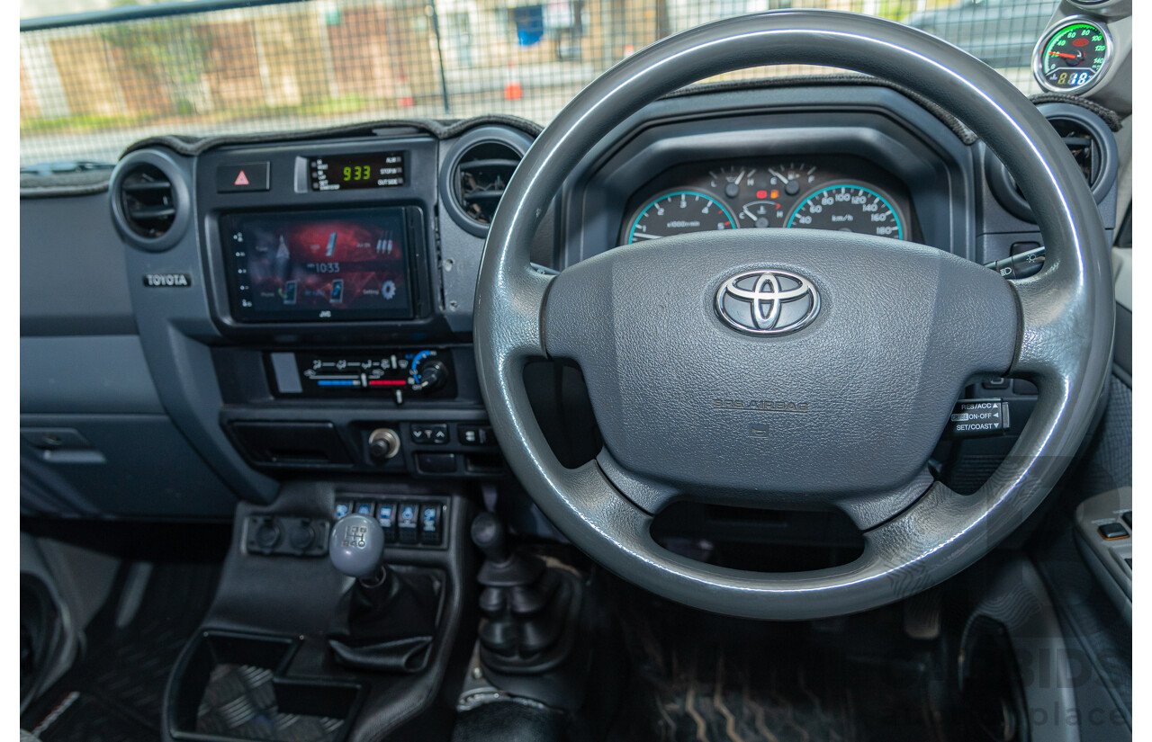 3/2015 Toyota Landcruiser GXL (4x4) VDJ79R Double C/Chas White 4.5L Turbo Diesel V8