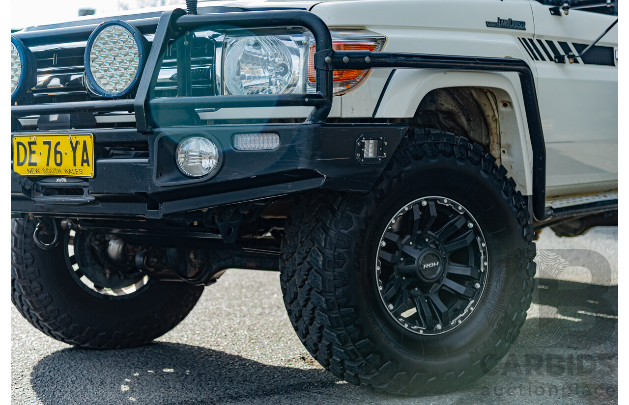 3/2015 Toyota Landcruiser GXL (4x4) VDJ79R Double C/Chas White 4.5L Turbo Diesel V8