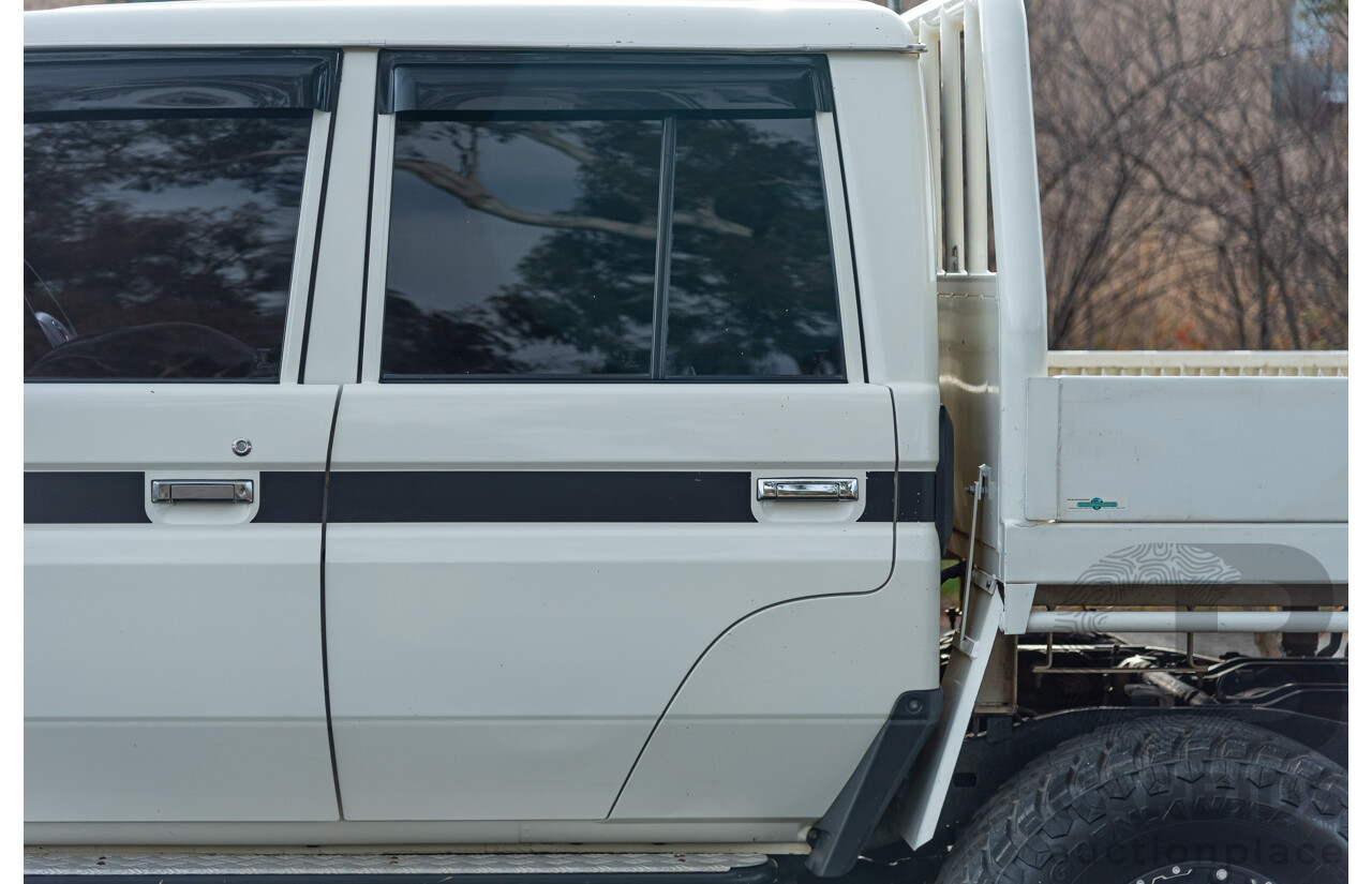 3/2015 Toyota Landcruiser GXL (4x4) VDJ79R Double C/Chas White 4.5L Turbo Diesel V8