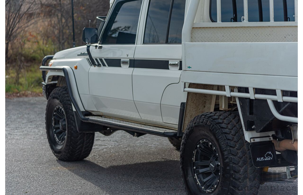 3/2015 Toyota Landcruiser GXL (4x4) VDJ79R Double C/Chas White 4.5L Turbo Diesel V8
