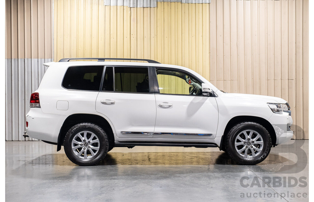 7/2017 Toyota Landcruiser Sahara (7 Seat) (4x4) 4d Wagon White Turbo Diesel 4.5L