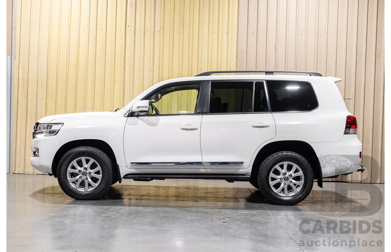 7/2017 Toyota Landcruiser Sahara (7 Seat) (4x4) 4d Wagon White Turbo Diesel 4.5L