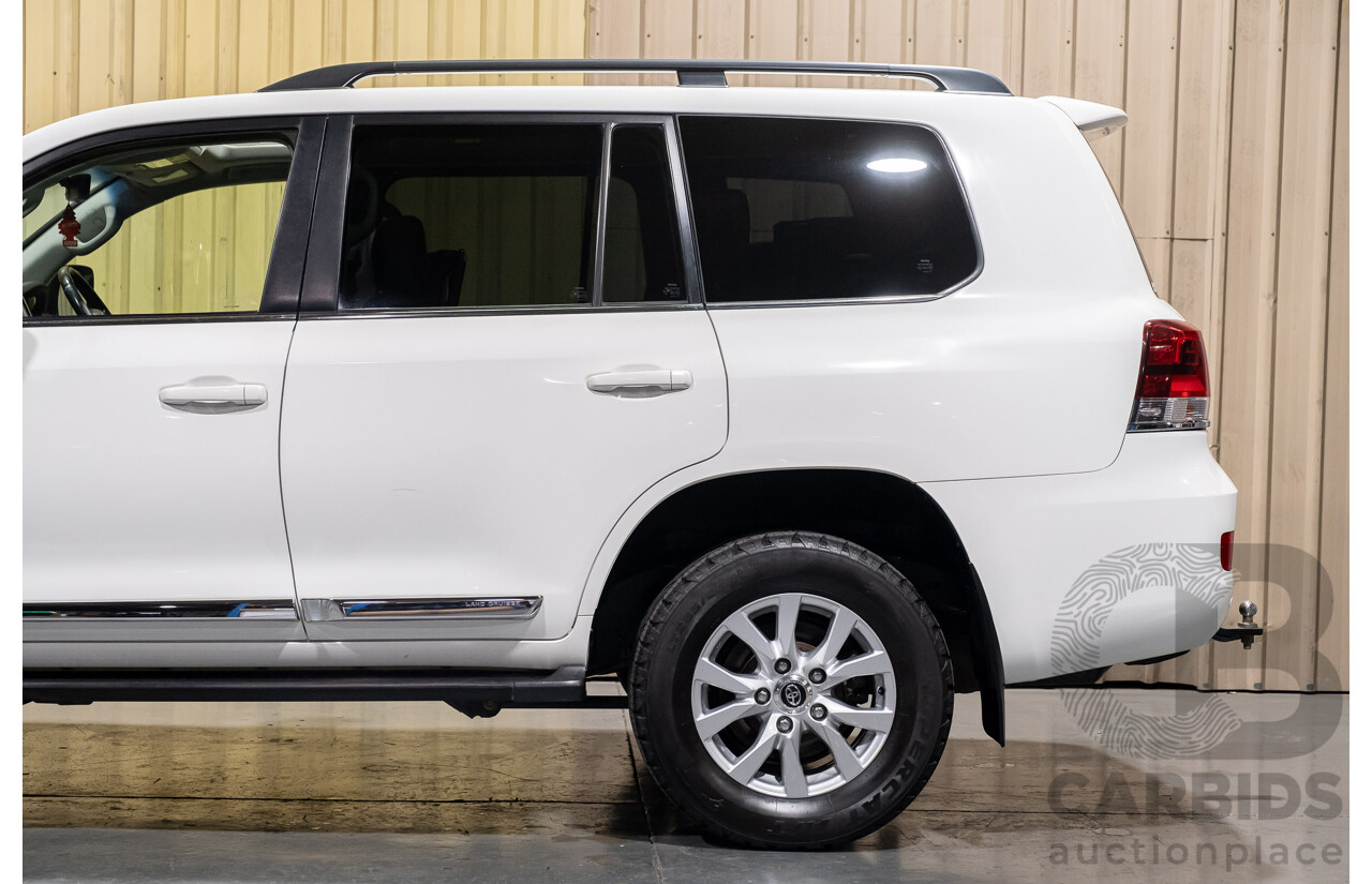 7/2017 Toyota Landcruiser Sahara (7 Seat) (4x4) 4d Wagon White Turbo Diesel 4.5L