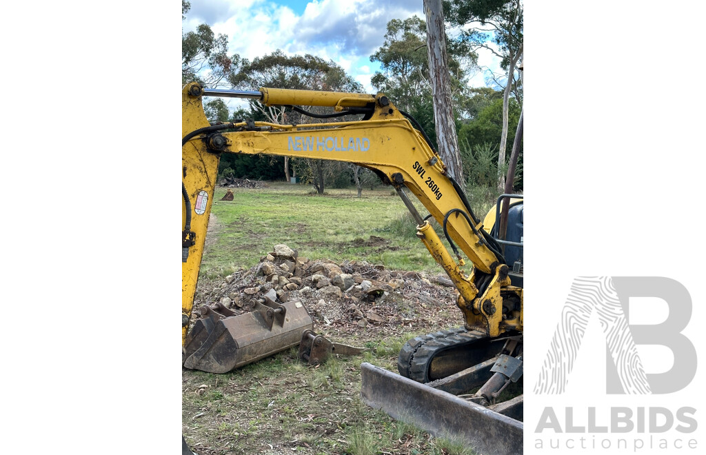 2007 NEW HOLLAND 2.7 Tonne Excavator