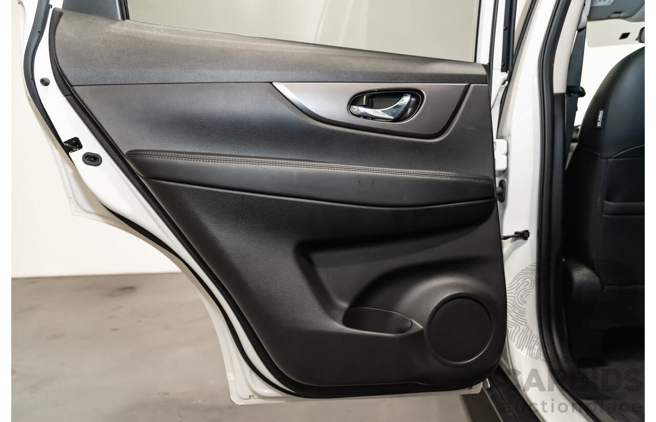 10/2015 Nissan X-Trail ST-L (4x4) T32 4d Wagon White 2.5L