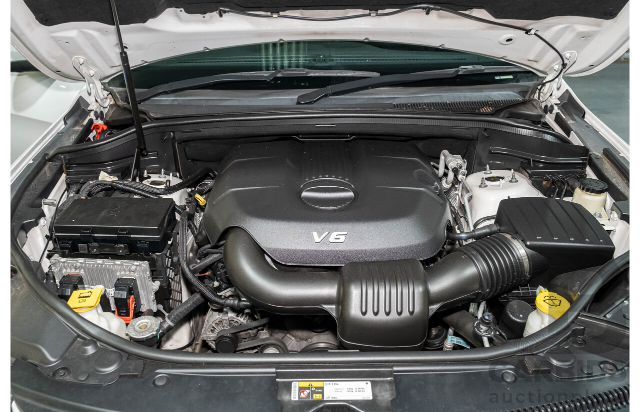 12/2013 Jeep Grand Cherokee Limited (4x4) WK MY14 4d Wagon White V6 3.6L