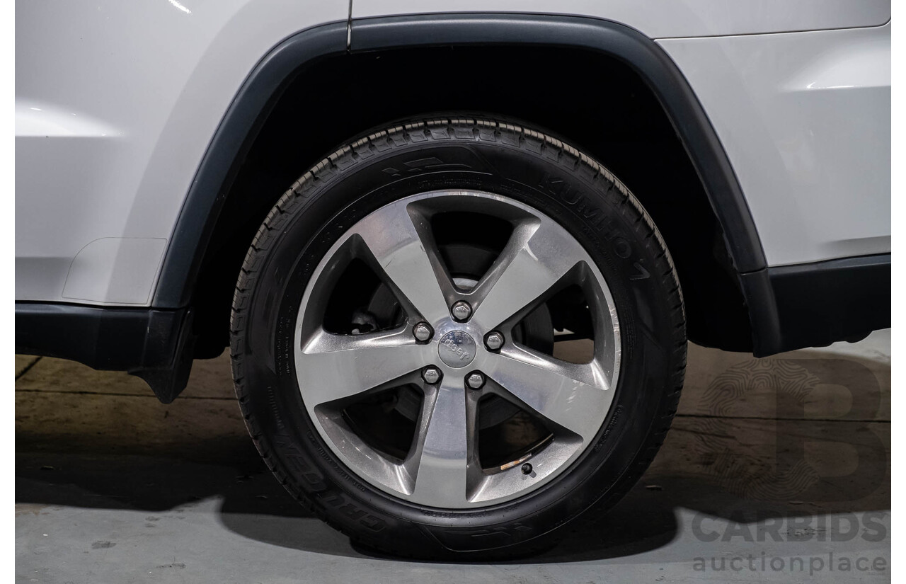 12/2013 Jeep Grand Cherokee Limited (4x4) WK MY14 4d Wagon White V6 3.6L