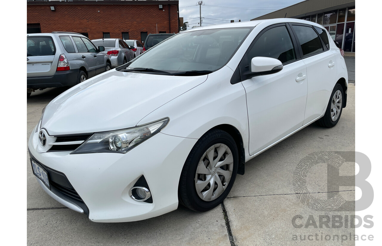 11/2014 Toyota Corolla Ascent ZRE182R 5d Hatchback White 1.8L