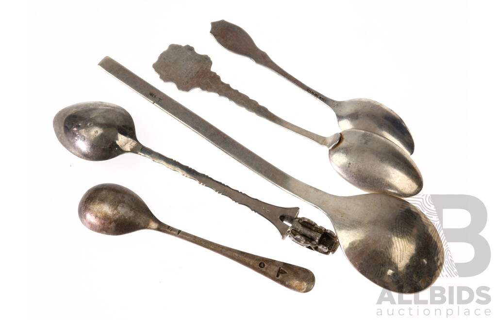 Four Vintage Sterling Silver Spoons with Vintage Walker and Hall Silver Plated Mustard Spoon
