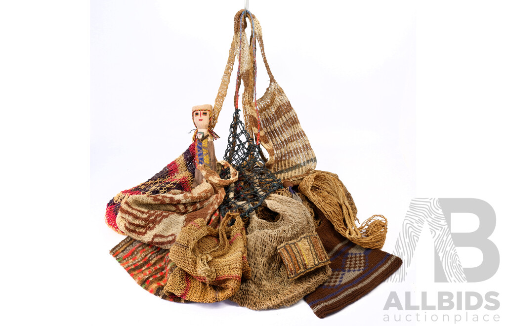 Good Collection Vintage Hand Woven Fibre PNG Billum Bags and Hand Made PNG Doll