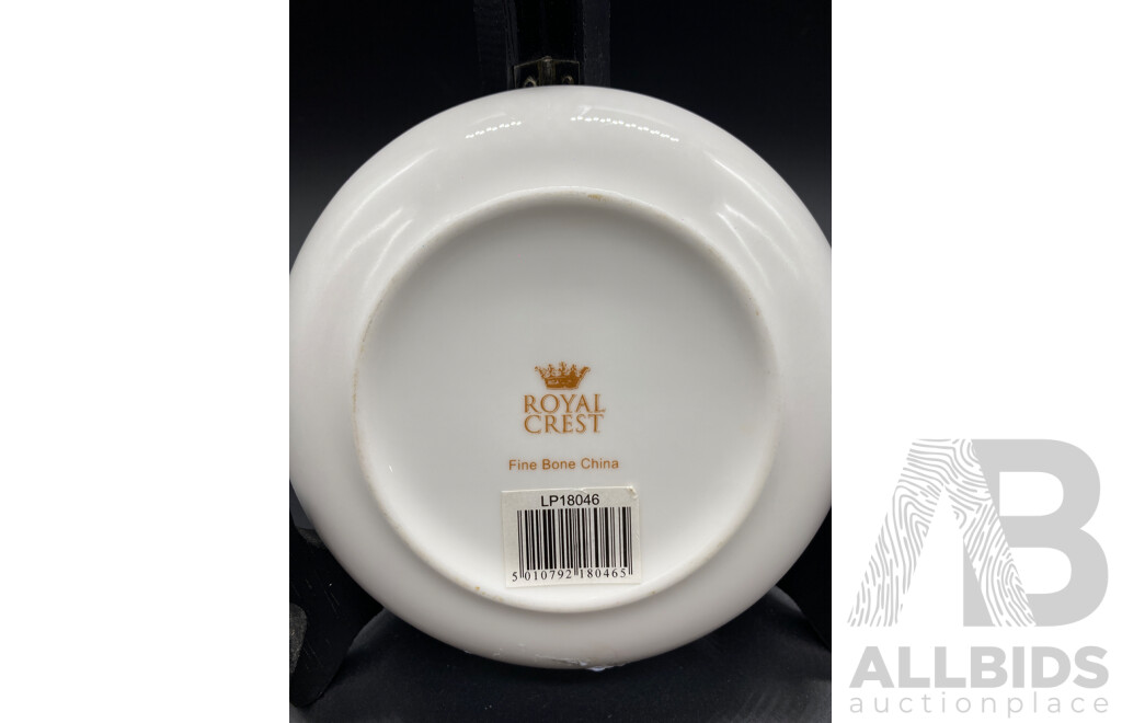 Prince Harry & Meghan Markle Limited Edition 'Royal Engagement Commemorative Plate' & Her Majesty Queen Elizabeth II Diamond Jubilee 2012 Souvenier Plate