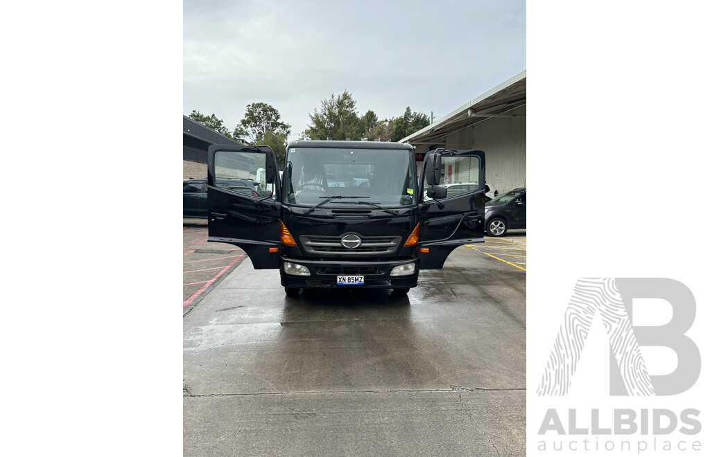 02/2007 Black Hino FD1J Tow Truck with Tilt Slide Tray by Ekebol Engineering