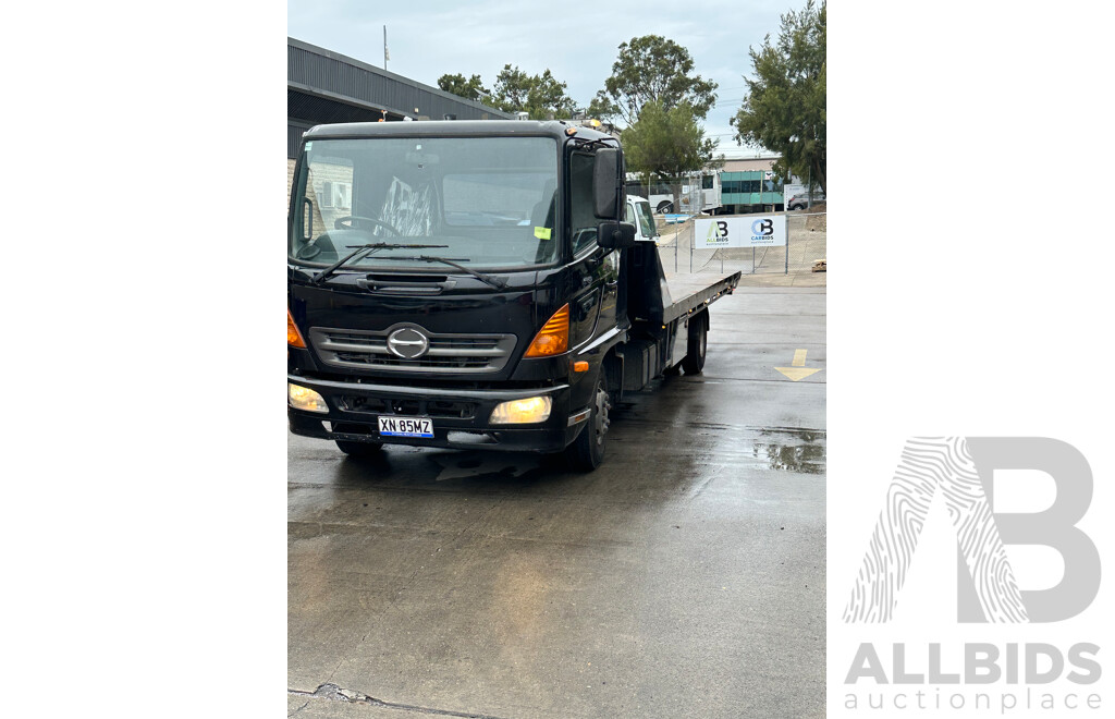 02/2007 Black Hino FD1J Tow Truck with Tilt Slide Tray by Ekebol Engineering