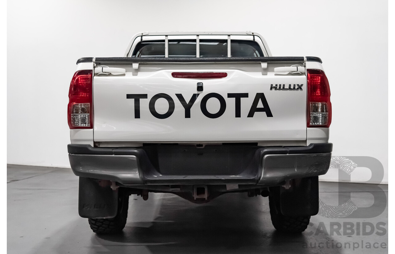 3/2017 Toyota Hilux Workmate (4x4) GUN125R Dual Cab Utility White 2.4L Turbo Diesel