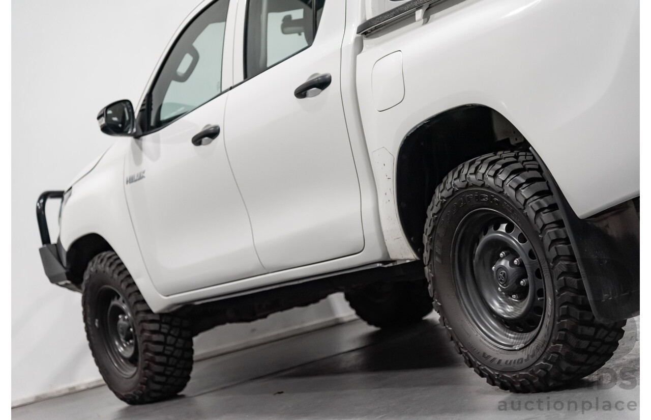 3/2017 Toyota Hilux Workmate (4x4) GUN125R Dual Cab Utility White 2.4L Turbo Diesel