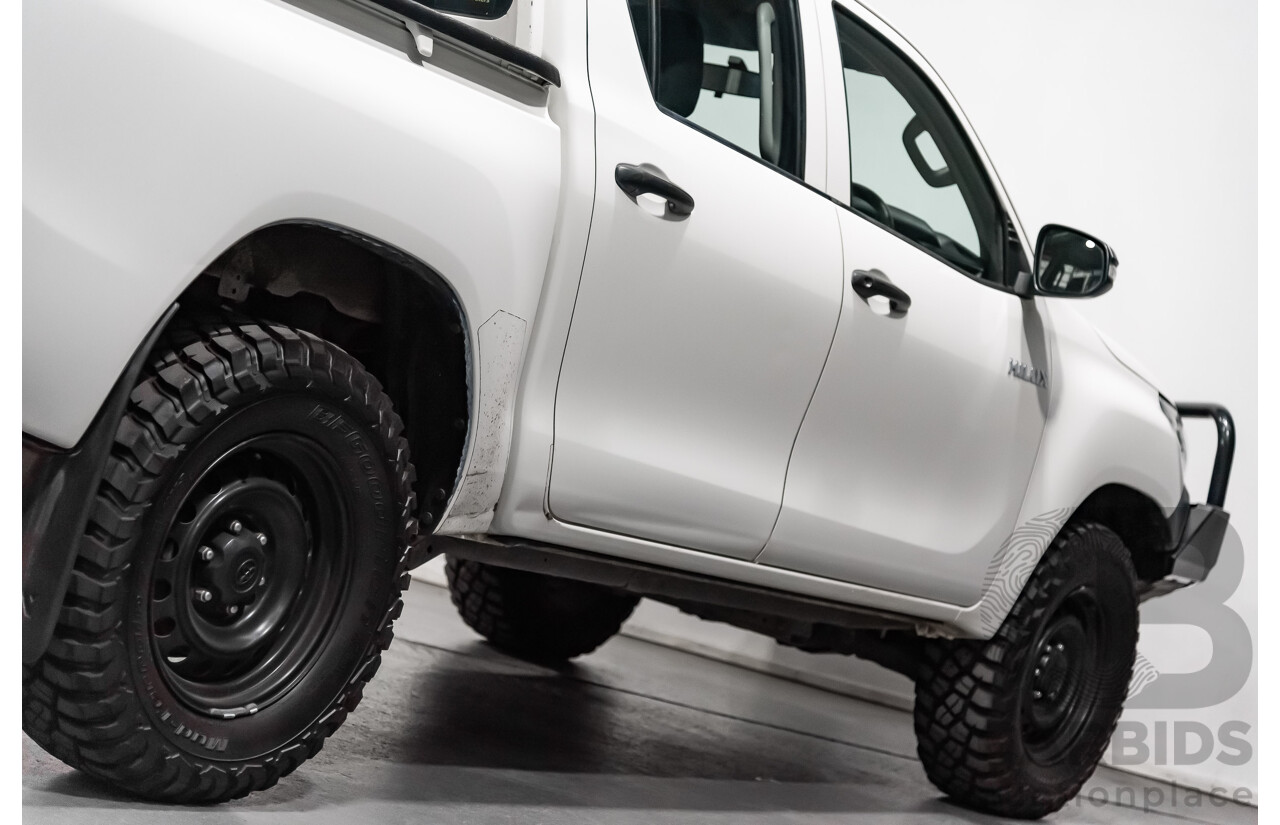 3/2017 Toyota Hilux Workmate (4x4) GUN125R Dual Cab Utility White 2.4L Turbo Diesel