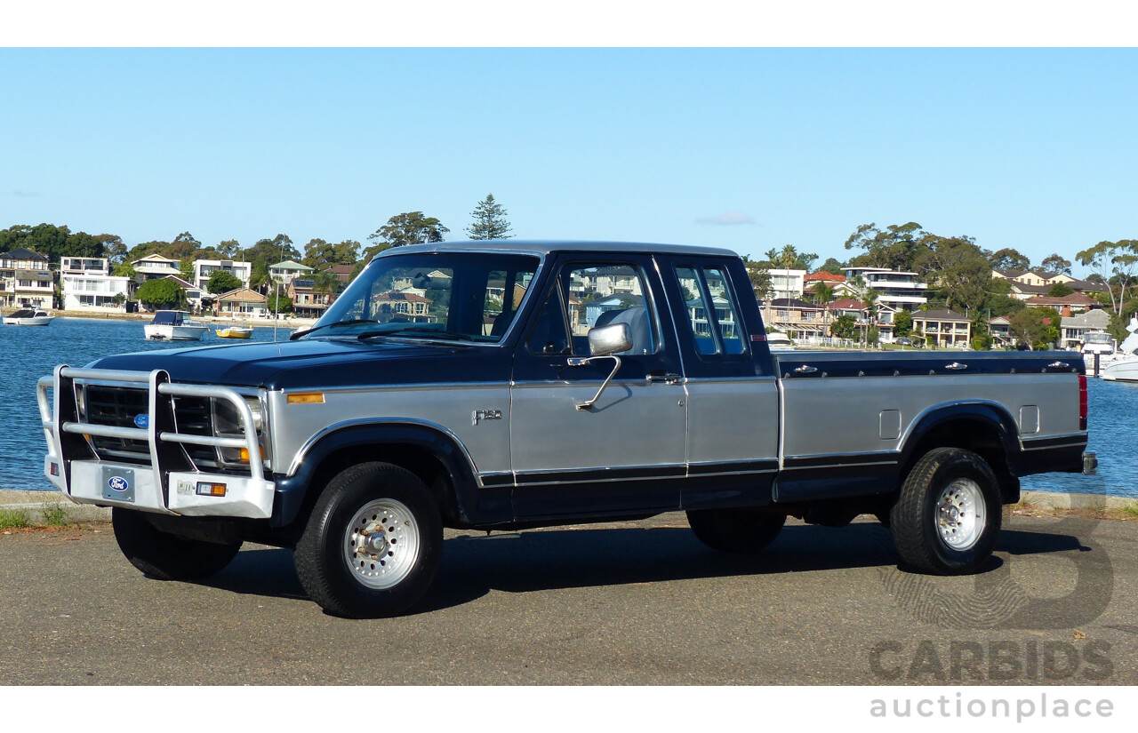 1/1983 Ford F150 XLT Lariat Extra Cab LWB 2d Utility Blue/Silver V8