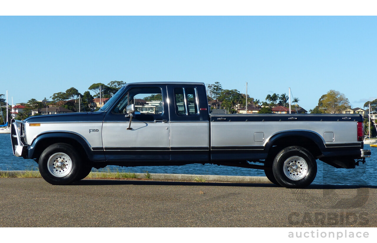 1/1983 Ford F150 XLT Lariat Extra Cab LWB 2d Utility Blue/Silver V8