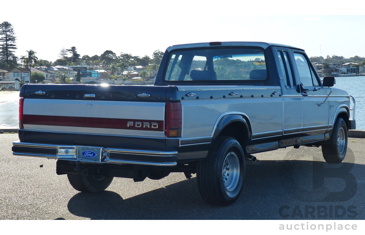 1/1983 Ford F150 XLT Lariat Extra Cab LWB 2d Utility Blue/Silver V8