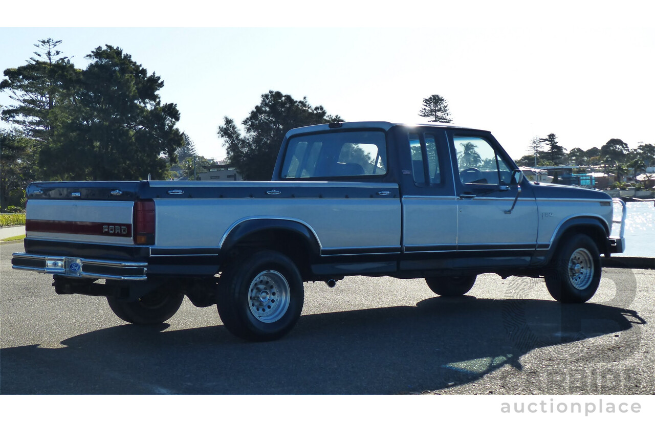 1/1983 Ford F150 XLT Lariat Extra Cab LWB 2d Utility Blue/Silver V8