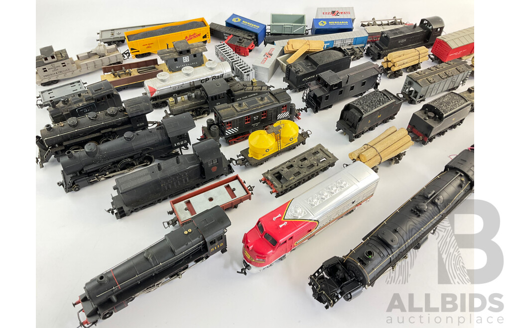 Large Collection Mostly HO Scale Train Locomotives and Cars, For Repair