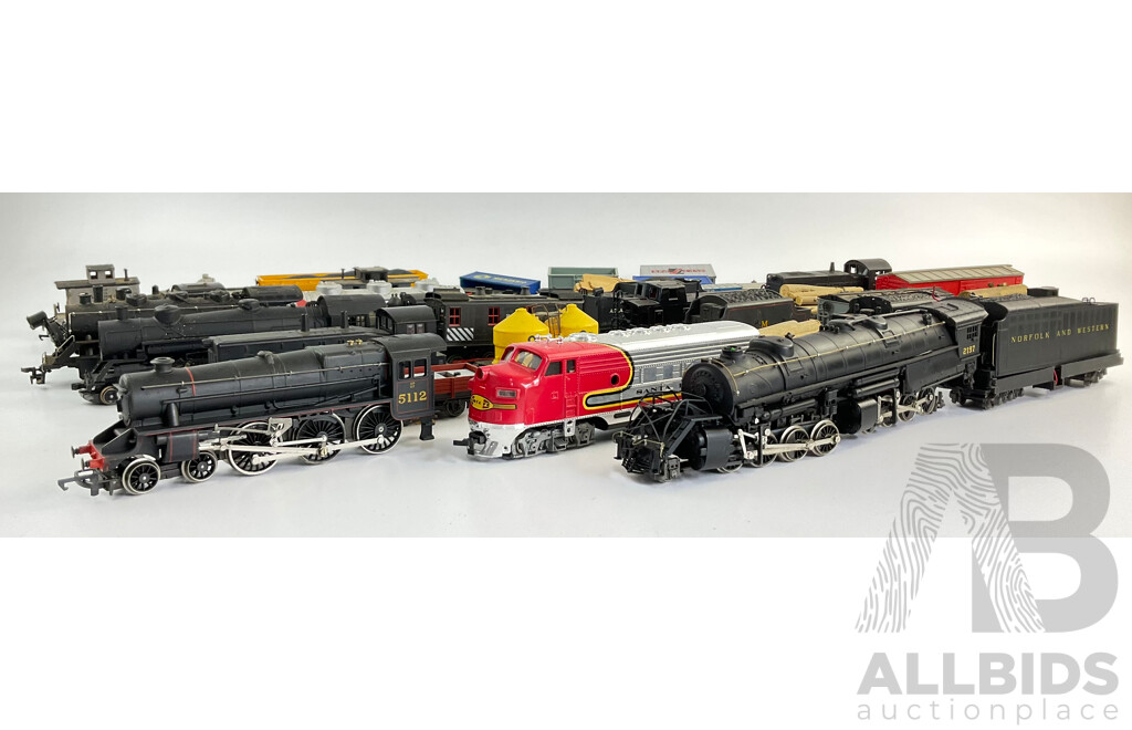 Large Collection Mostly HO Scale Train Locomotives and Cars, For Repair