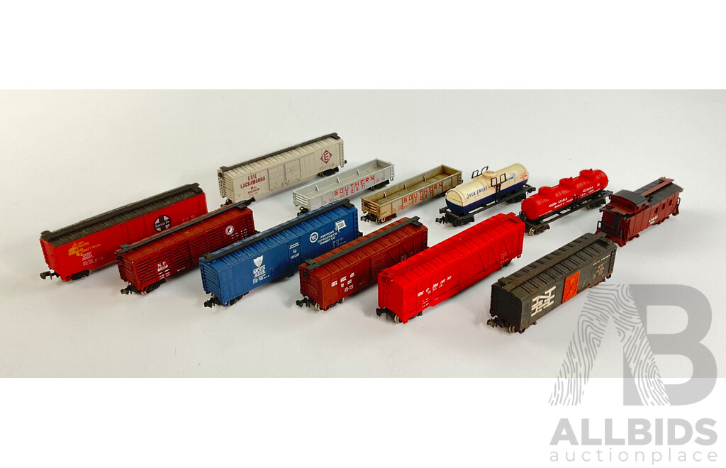 Collection of Vintage N Scale Cars, Including Jack Frost Cane Sugar (12)