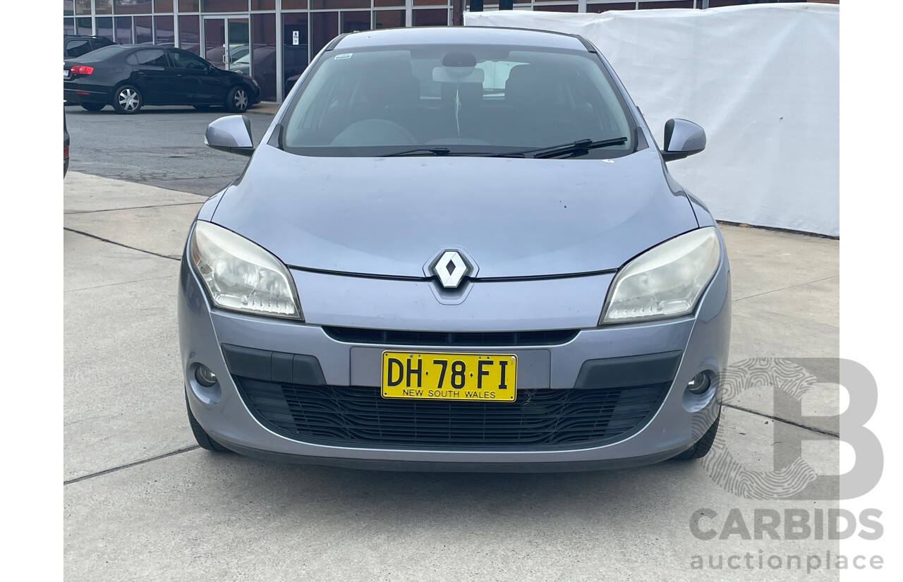 9/2010 Renault Megane Dynamique X32 5d Hatchback Silver 2.0L