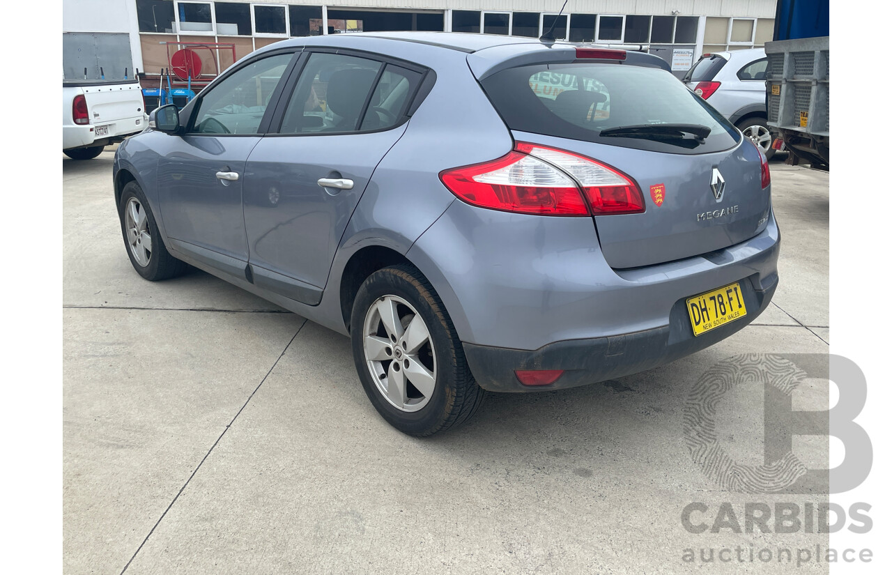 9/2010 Renault Megane Dynamique X32 5d Hatchback Silver 2.0L
