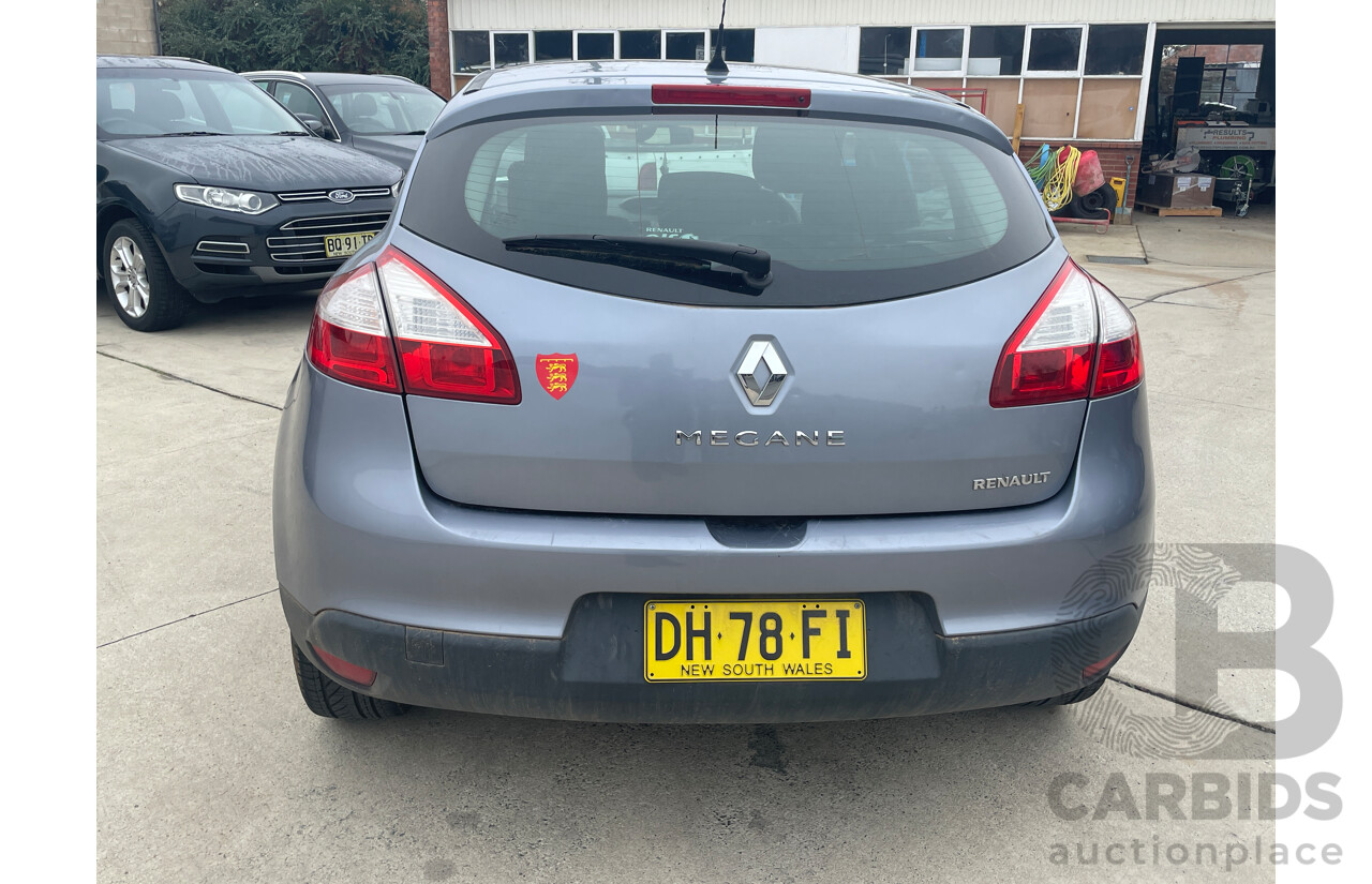 9/2010 Renault Megane Dynamique X32 5d Hatchback Silver 2.0L