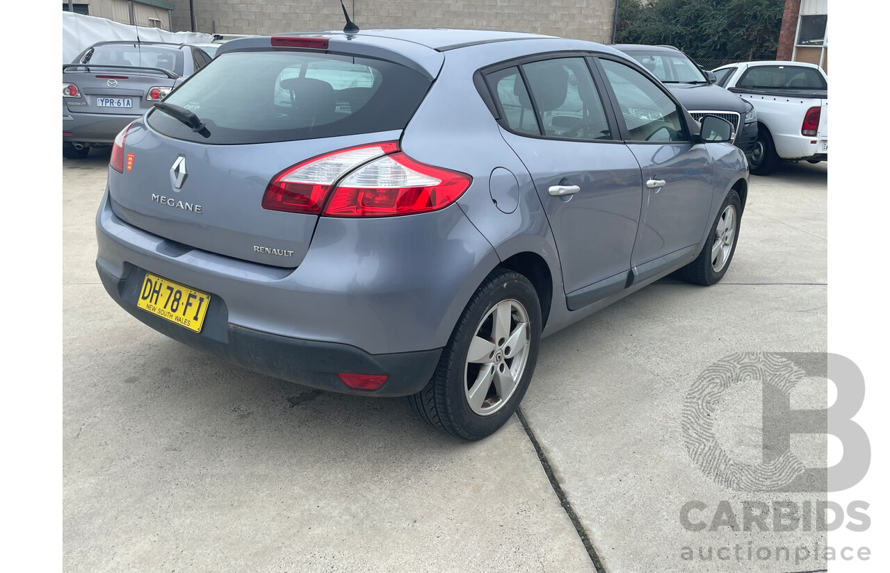 9/2010 Renault Megane Dynamique X32 5d Hatchback Silver 2.0L