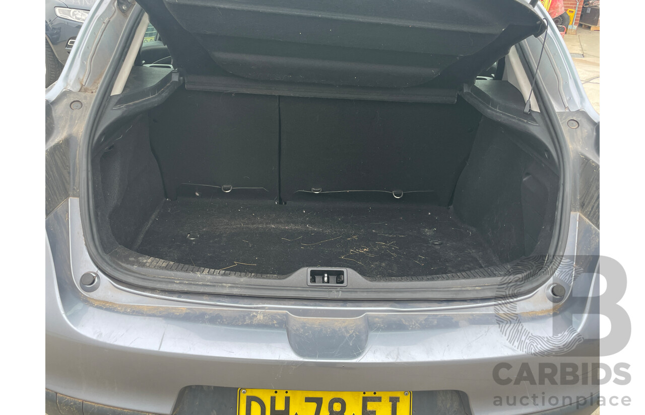 9/2010 Renault Megane Dynamique X32 5d Hatchback Silver 2.0L