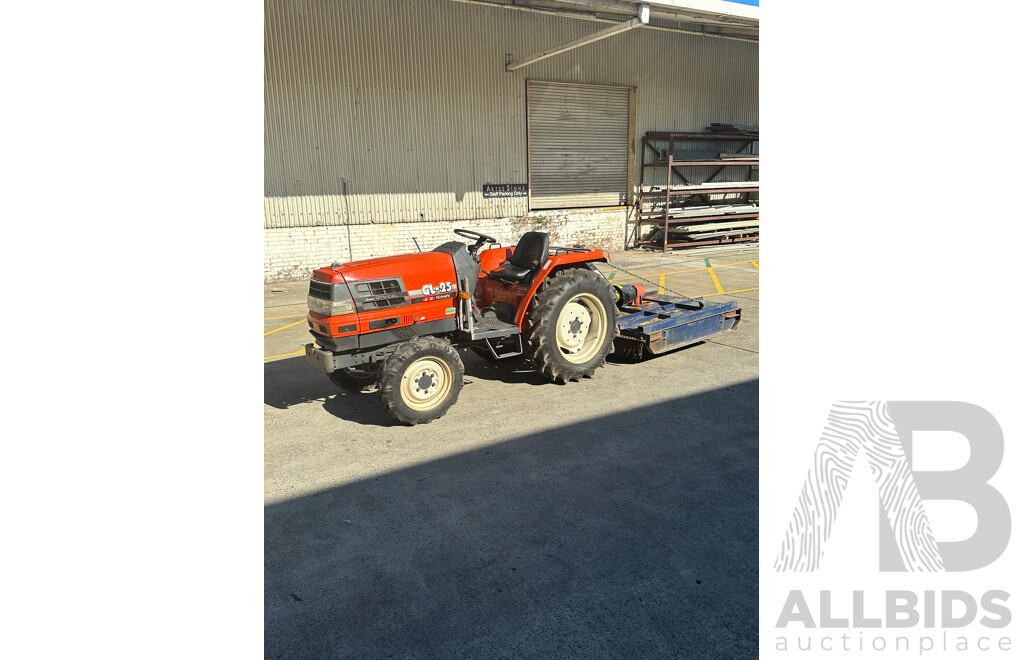 1994 Kubota GL 25 Sunshine GRANDELL Tractor ( with 11/2011 Slasher Attachment)