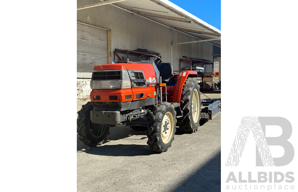 1994 Kubota GL 25 Sunshine GRANDELL Tractor ( with 11/2011 Slasher Attachment)