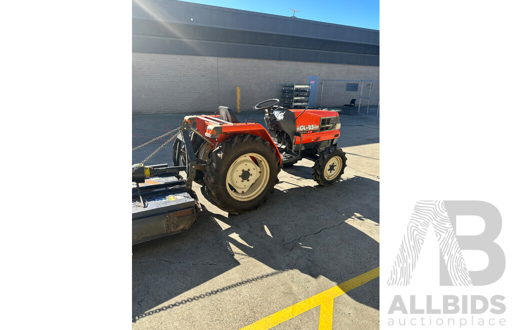 1994 Kubota GL 25 Sunshine GRANDELL Tractor ( with 11/2011 Slasher Attachment)