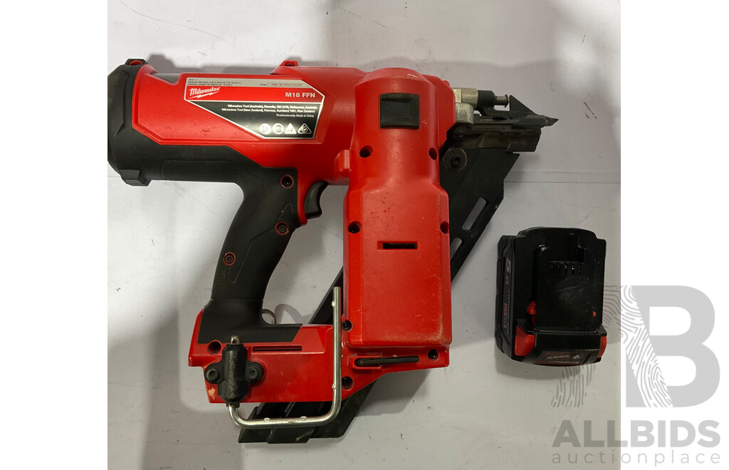 MILWAUKEE Heavy Duty Tool M18 FFN Framing Nailer Kit - ORP $1000.00