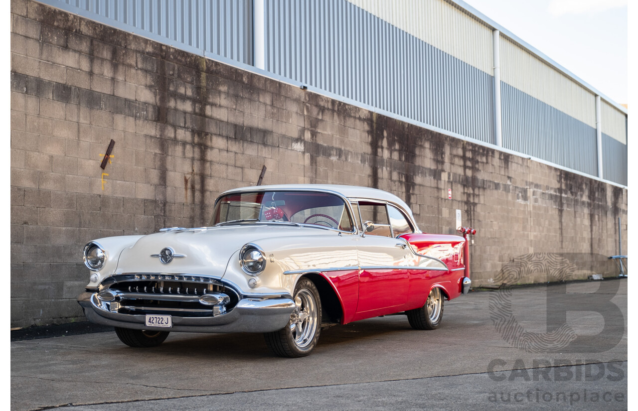 01/1955 Oldsmobile Super 88 2d Coupe Pearl White & Red V8 350 Chev 5.7L