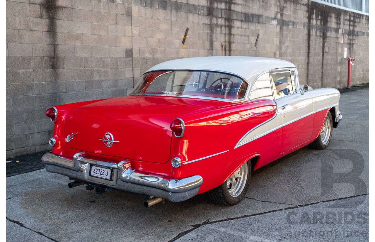 01/1955 Oldsmobile Super 88 2d Coupe Pearl White & Red V8 350 Chev 5.7L