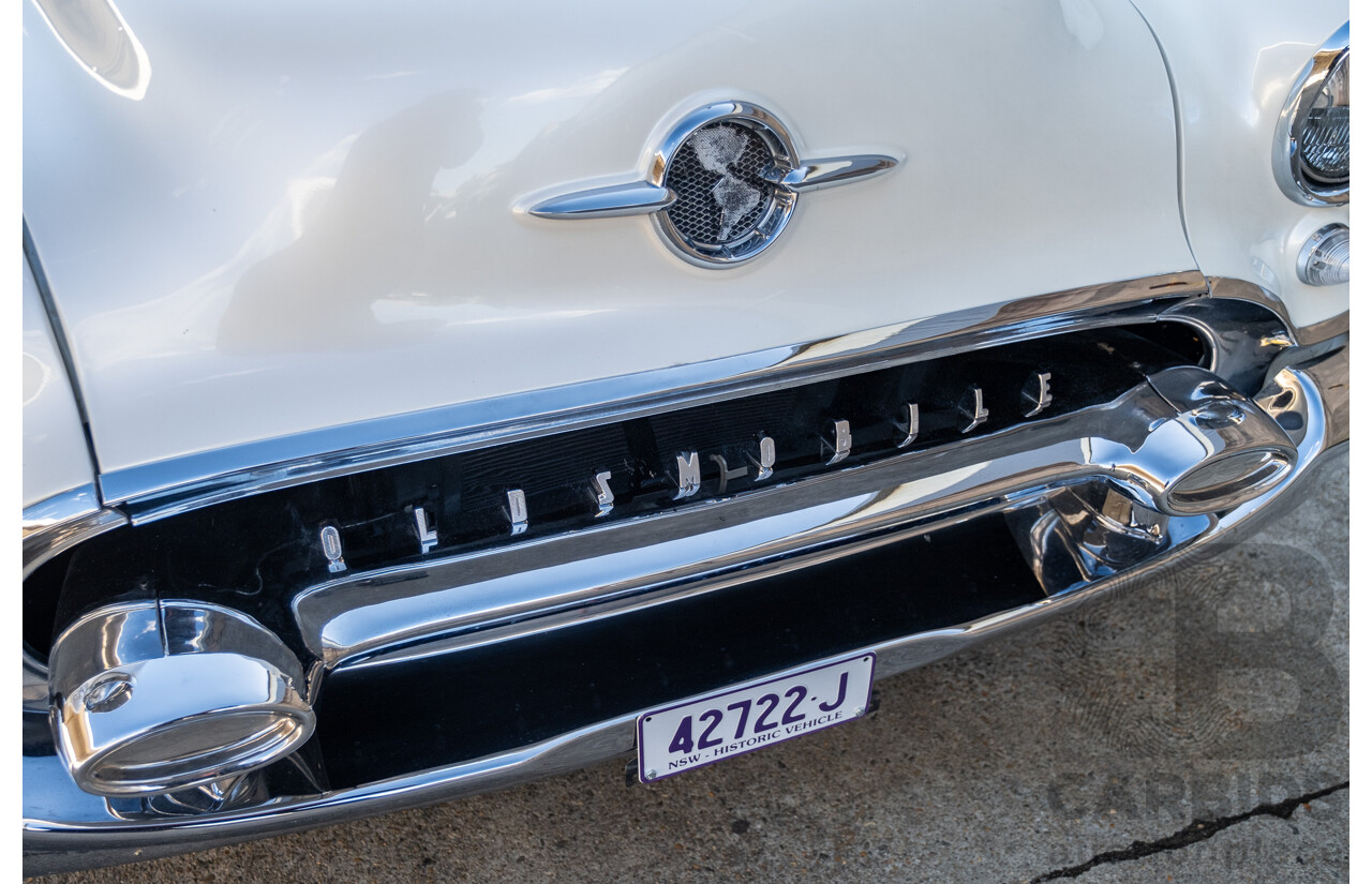 01/1955 Oldsmobile Super 88 2d Coupe Pearl White & Red V8 350 Chev 5.7L
