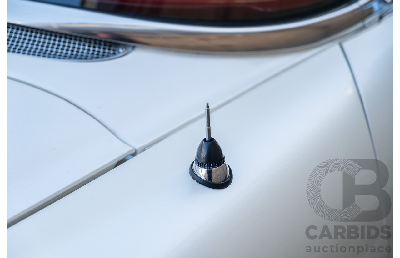 01/1955 Oldsmobile Super 88 2d Coupe Pearl White & Red V8 350 Chev 5.7L