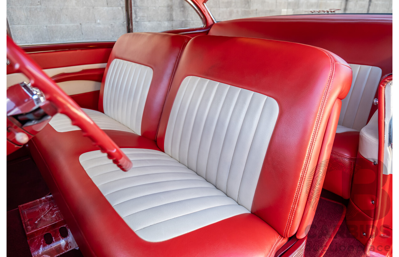 01/1955 Oldsmobile Super 88 2d Coupe Pearl White & Red V8 350 Chev 5.7L