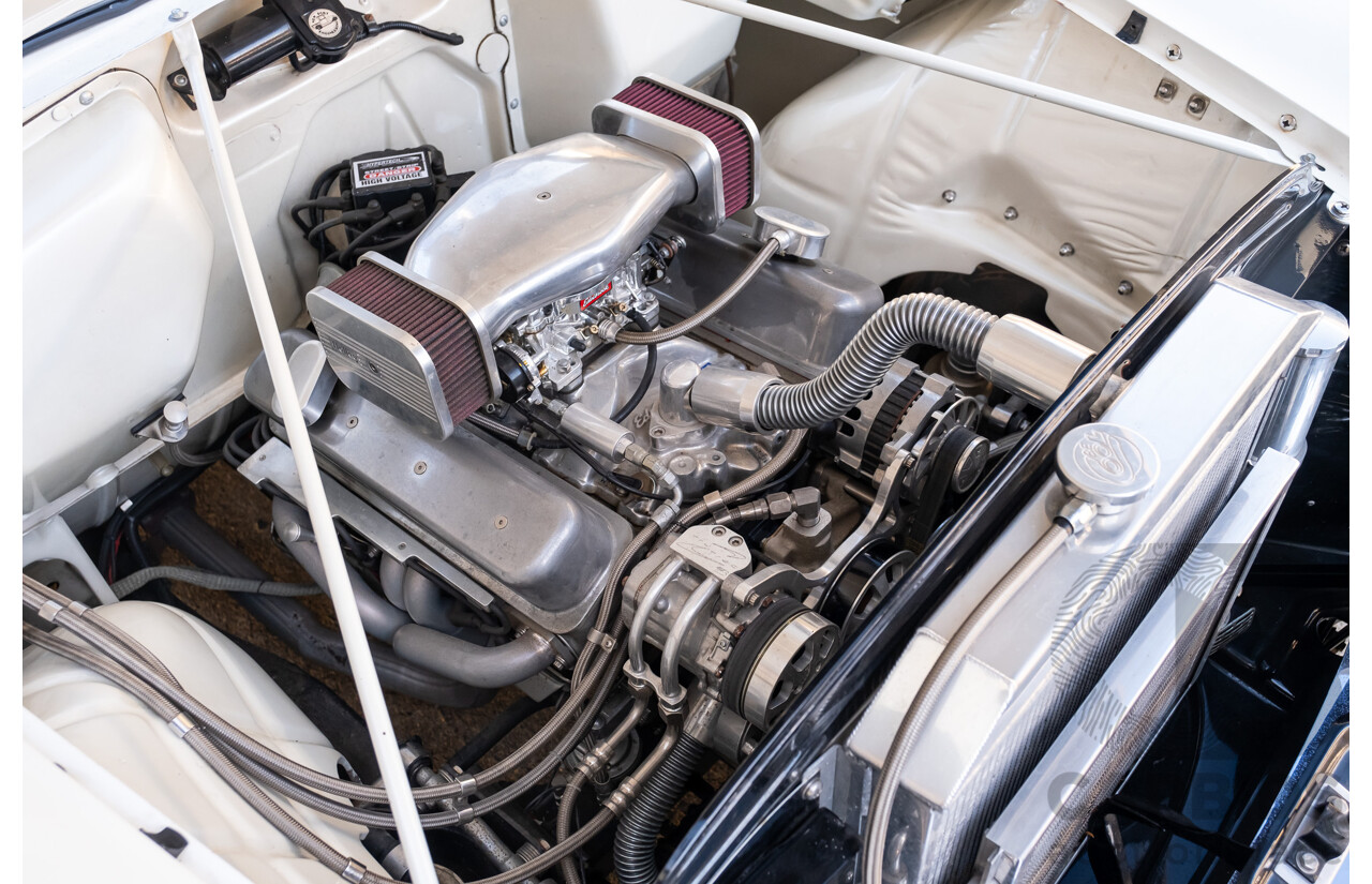 01/1955 Oldsmobile Super 88 2d Coupe Pearl White & Red V8 350 Chev 5.7L