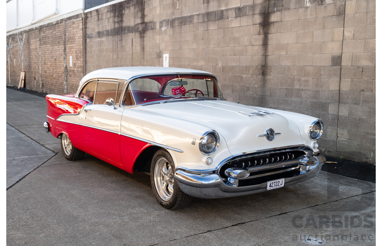 01/1955 Oldsmobile Super 88 2d Coupe Pearl White & Red V8 350 Chev 5.7L