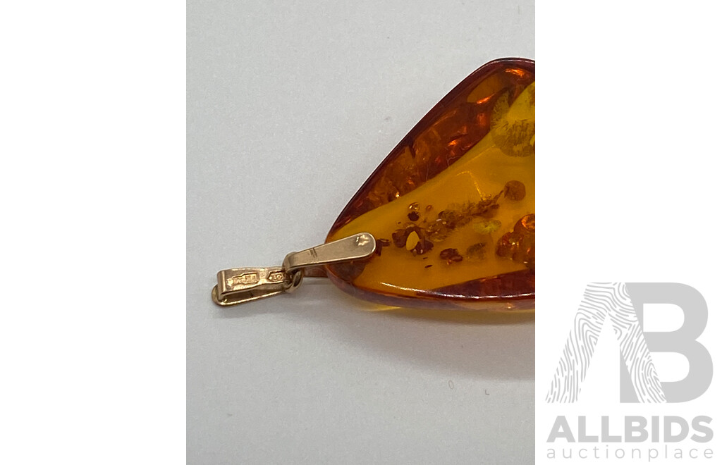 14ct Gold Amber Pendant