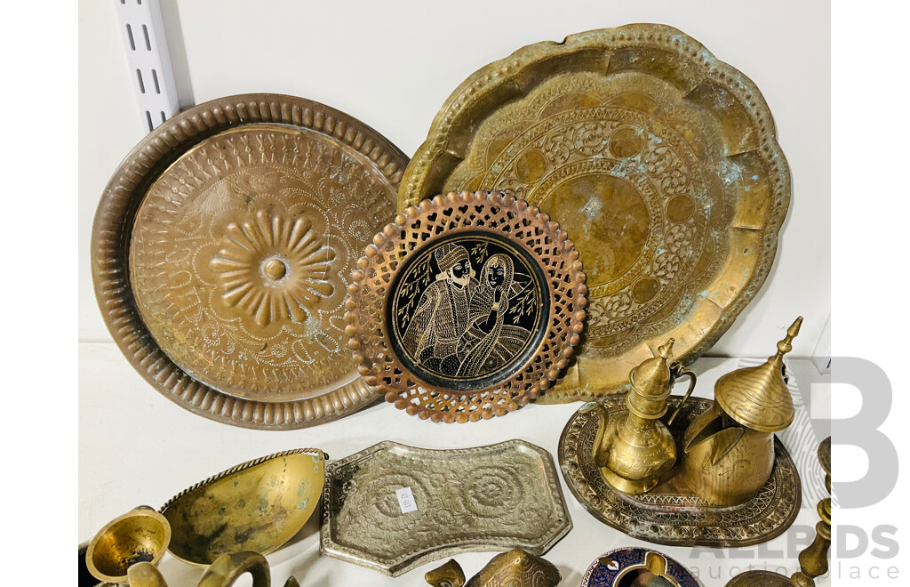 Large Collection of Vintage Decorative Brass and Other Homewares, Including Trays, Ashtrays, Figurines and More