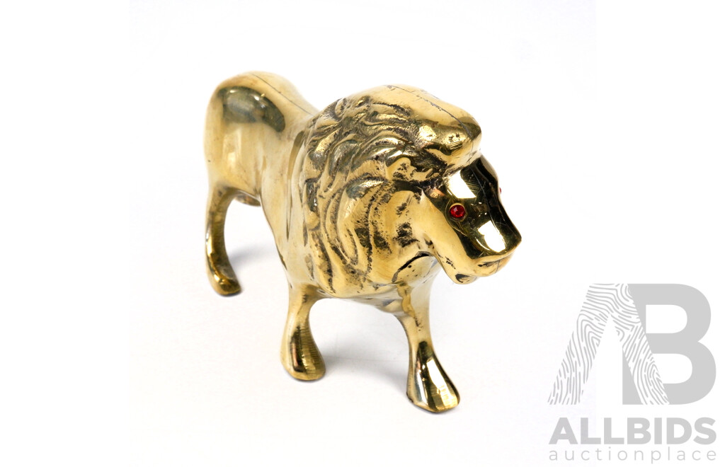 Handmade Ceylonese Solid Brass Lion Statue