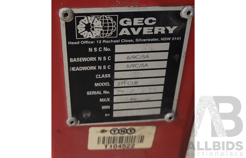Avery 211 CUB Standing Scales